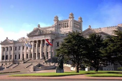 A) Palacio Legislativo-Exteriores. (5)