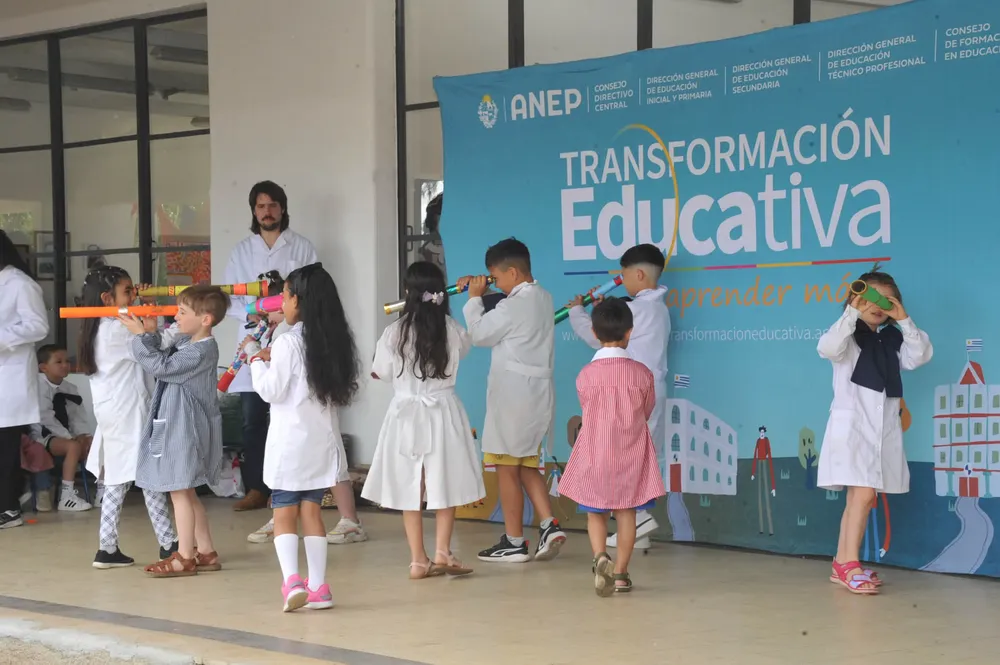 niños en escuela
