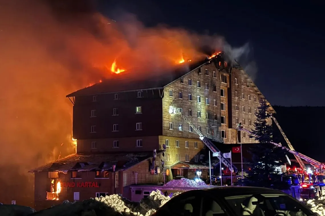 turquia-incendio-hotel