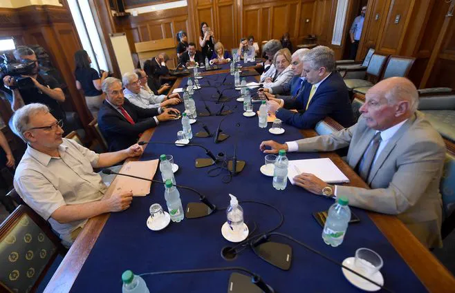 reunion-partidos-foco-uyjpeg