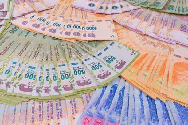 pesos argentinos