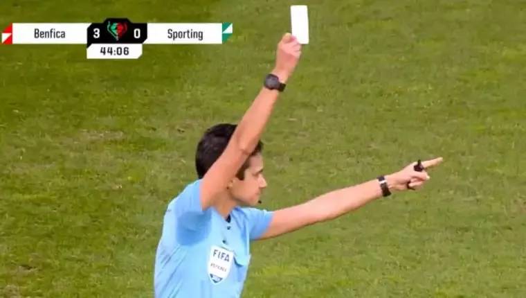 tarjeta blanca en el fútbol